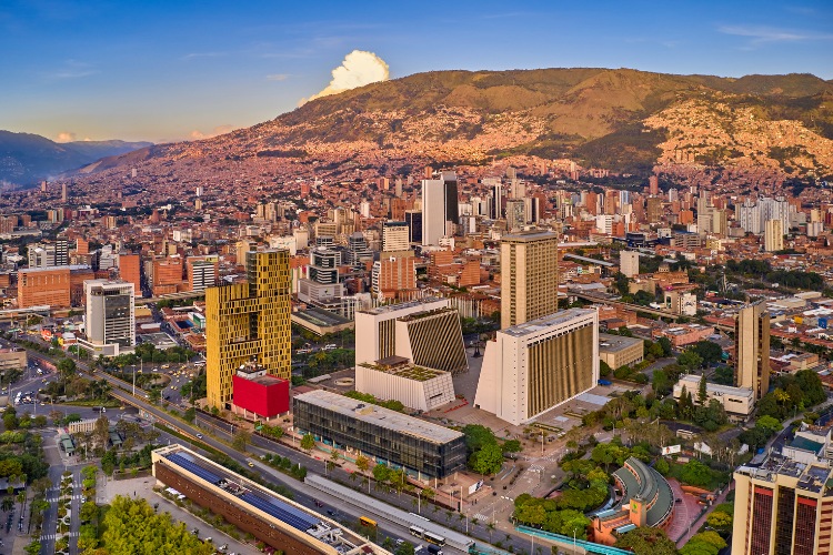best areas to stay in medellin